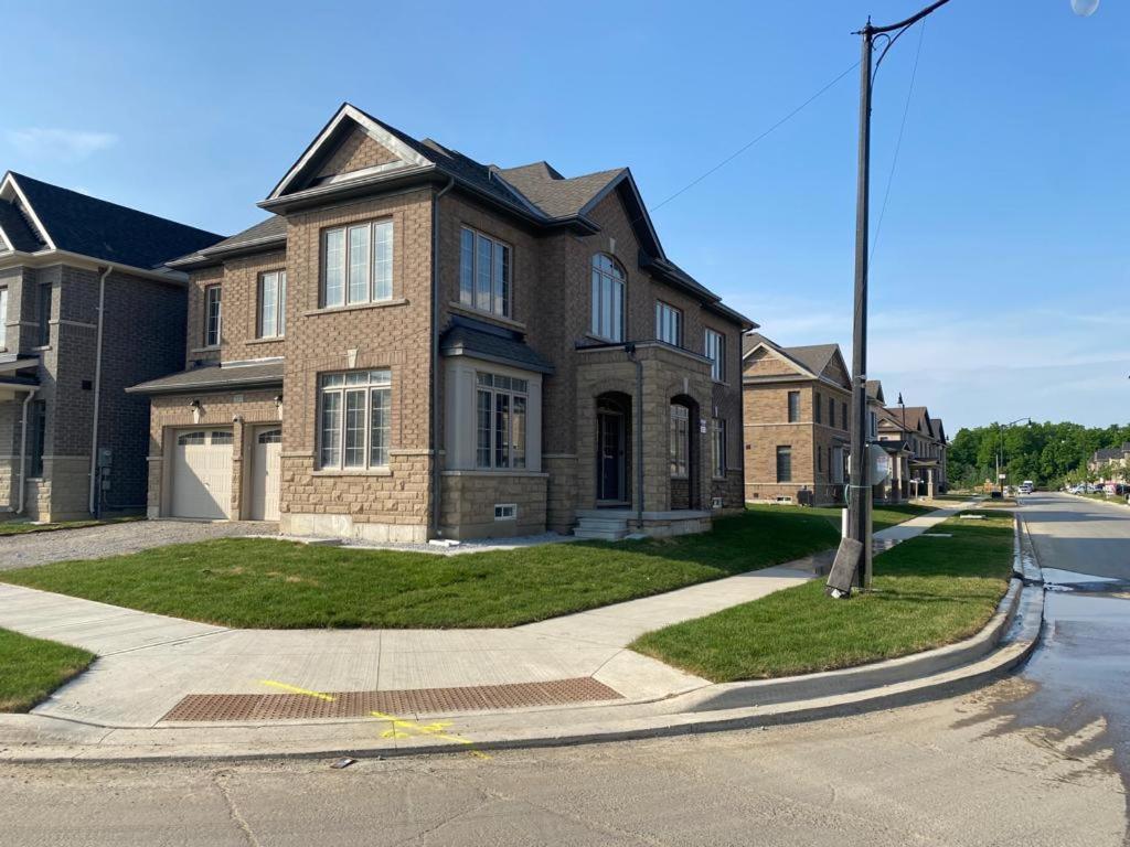 537 Veterans Dr Brampton On L7A 0C4 Βίλα Εξωτερικό φωτογραφία