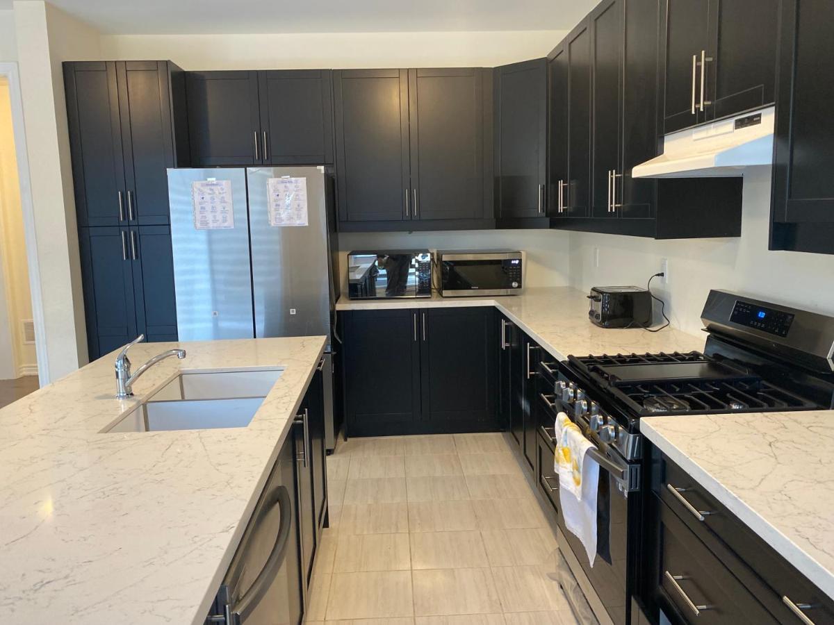 537 Veterans Dr Brampton On L7A 0C4 Βίλα Εξωτερικό φωτογραφία