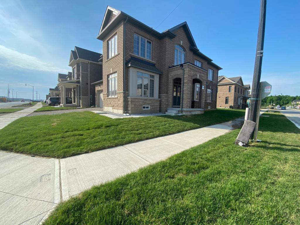 537 Veterans Dr Brampton On L7A 0C4 Βίλα Εξωτερικό φωτογραφία