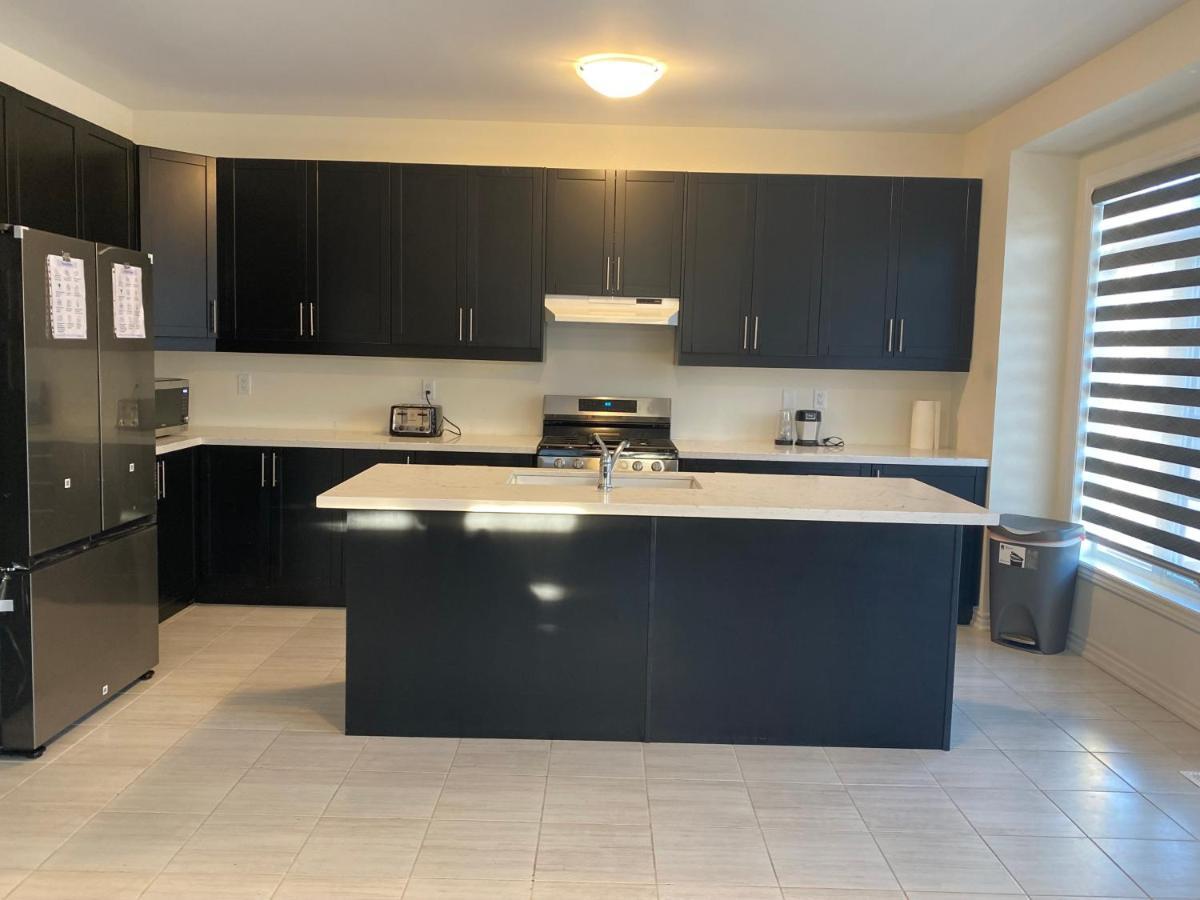 537 Veterans Dr Brampton On L7A 0C4 Βίλα Εξωτερικό φωτογραφία