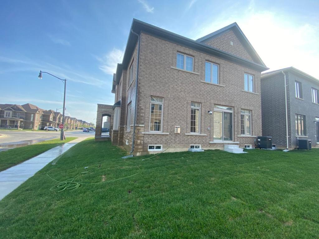 537 Veterans Dr Brampton On L7A 0C4 Βίλα Εξωτερικό φωτογραφία